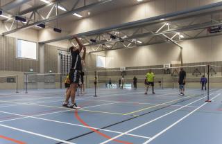 3-sporthal_badminton_UArchitects