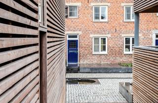 Jeanne Dekkers Architectuur_Banholt_courtyard 01 entrancelr