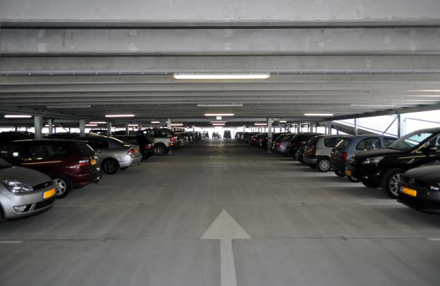 Parkeergarage P4 Eindhoven Airport