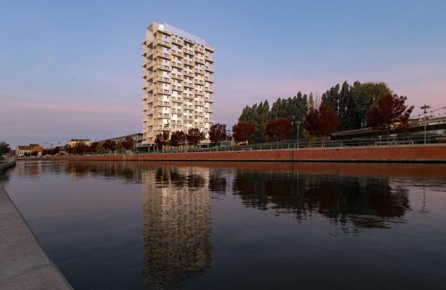 Herbouw van de toren van het Sint-Amandscollege - K-Tower