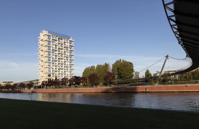 Herbouw van de toren van het Sint-Amandscollege - K-Tower