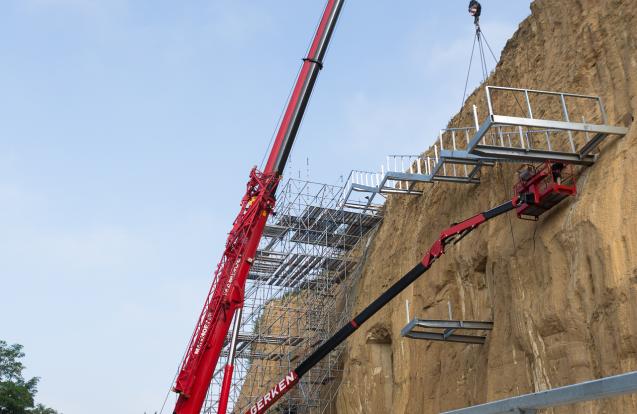 Escalier avec plateforme d'observation, carrière ENCI