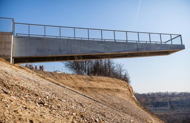 Escalier avec plateforme d'observation, carrière ENCI