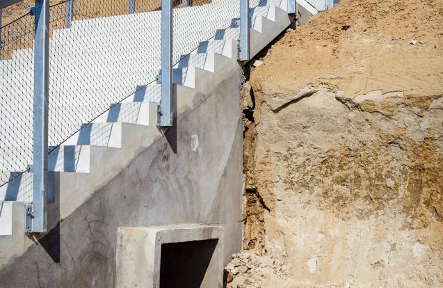 Escalier avec plateforme d'observation, carrière ENCI