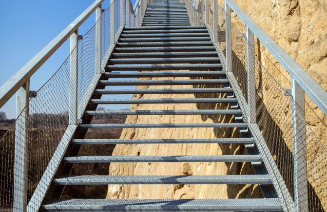 Escalier avec plateforme d'observation, carrière ENCI