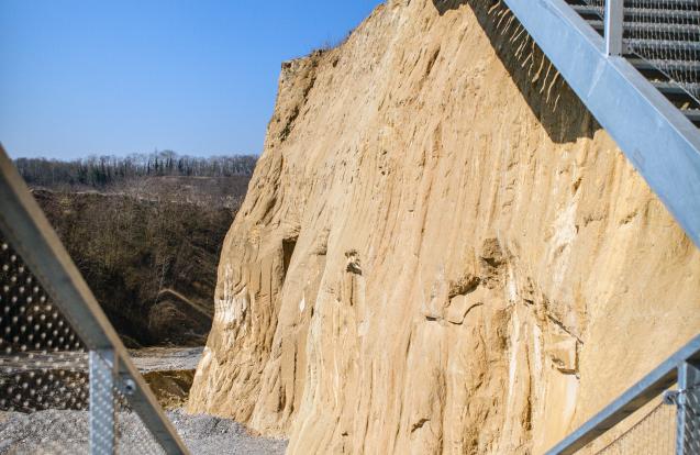 Escalier avec plateforme d'observation, carrière ENCI