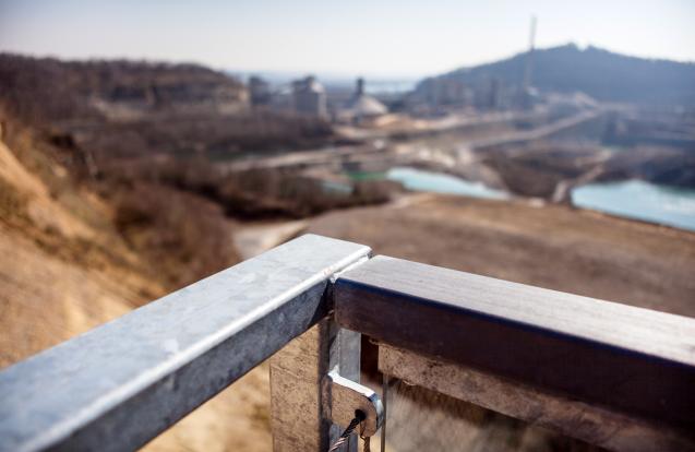 Escalier avec plateforme d'observation, carrière ENCI