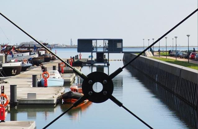 Port sur le quai Cas Oorthuys