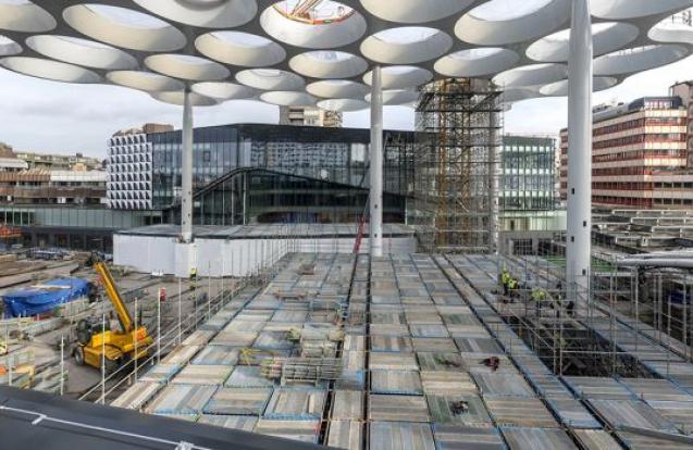 Marquise emblématique de Stationsplein à Utrecht