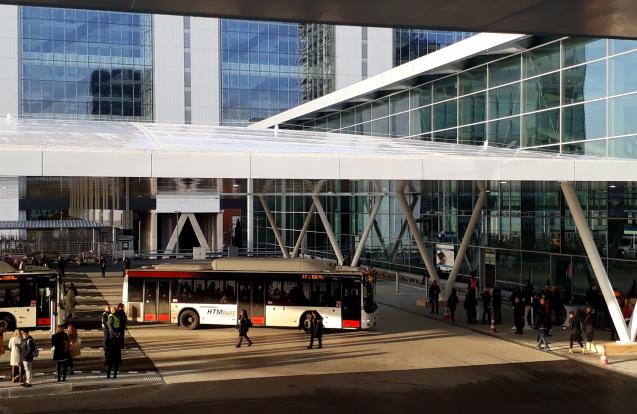 AUVENT DE LA GARE ROUTIÈRE DE DEN HAAG